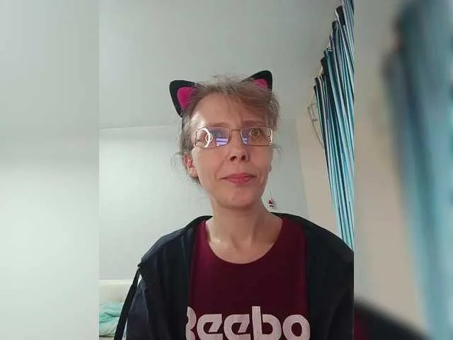 Offline -queen-margo- on BongaCams