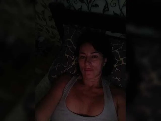 Offline Agnes7700 on BongaCams