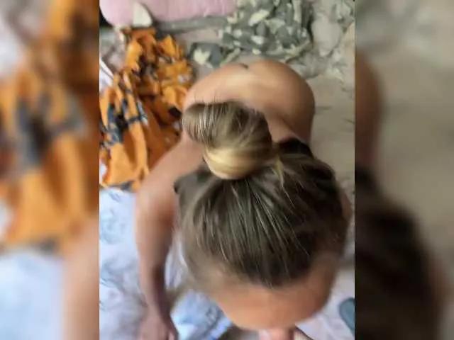 Offline Alexxxs2704 on BongaCams