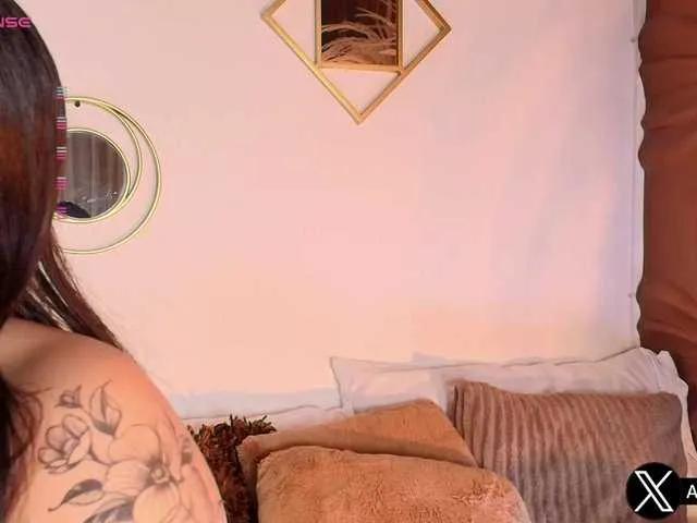 Offline Aliceowenn on BongaCams