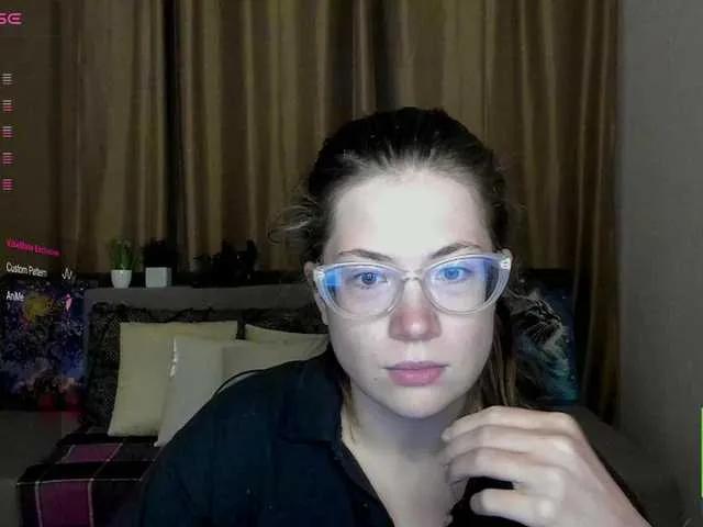 Offline Aliciafolow009 on BongaCams