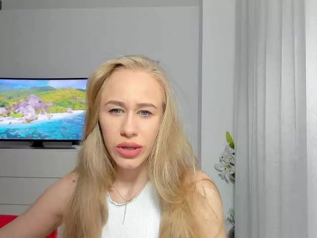 Offline aliciaglow on BongaCams