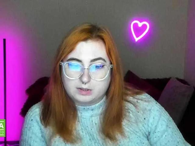 Freechat Aliciaredluv on BongaCams