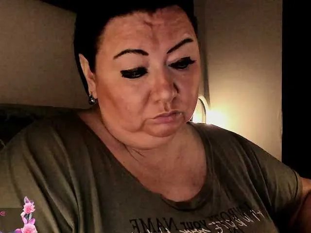 Offline Alinahott1 on BongaCams