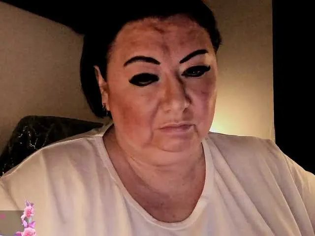 Offline Alinahott1 on BongaCams