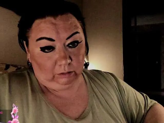 Offline Alinahott1 on BongaCams