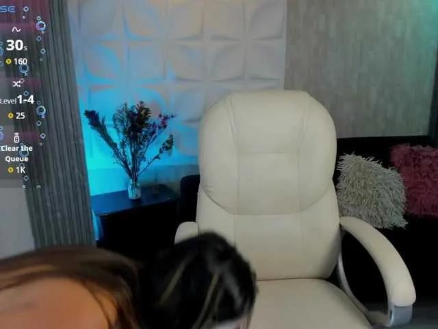 Offline Allisonowens on BongaCams