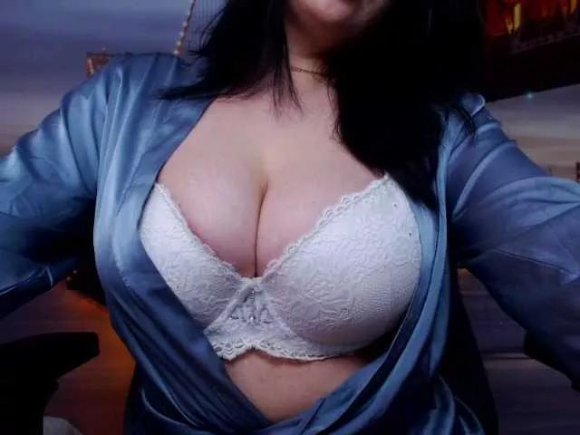 AmandaGreat on BongaCams