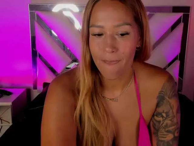 AnahiJones on BongaCams 