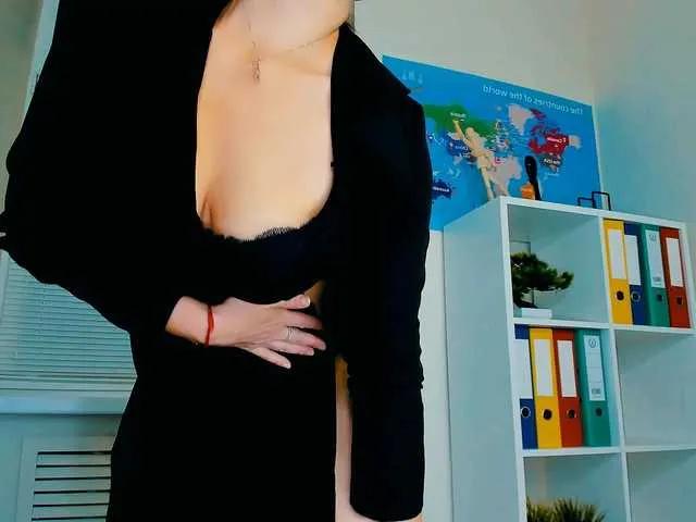 Offline AnaMills on BongaCams