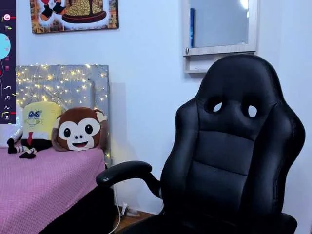 Offline angelaagomez on BongaCams