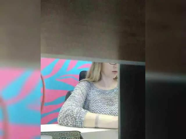 Offline Angelinamik on BongaCams