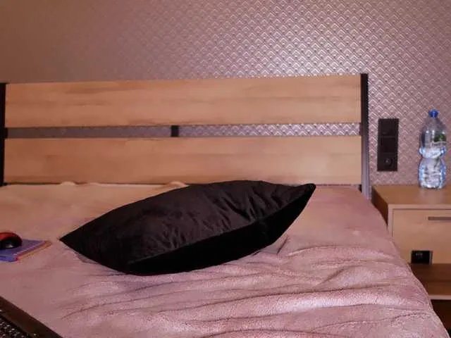 Offline arielwavee1 on BongaCams