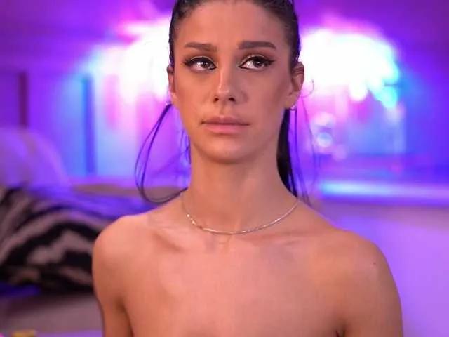 ArinaRhodes on BongaCams