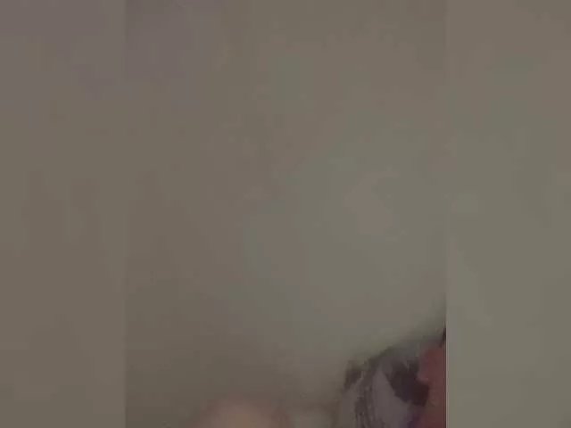 Freechat ArtYlaa on BongaCams