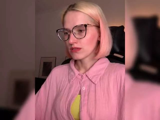 Offline Asya-baby on BongaCams