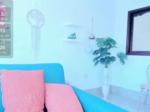 Aura-cuutee on BongaCams 