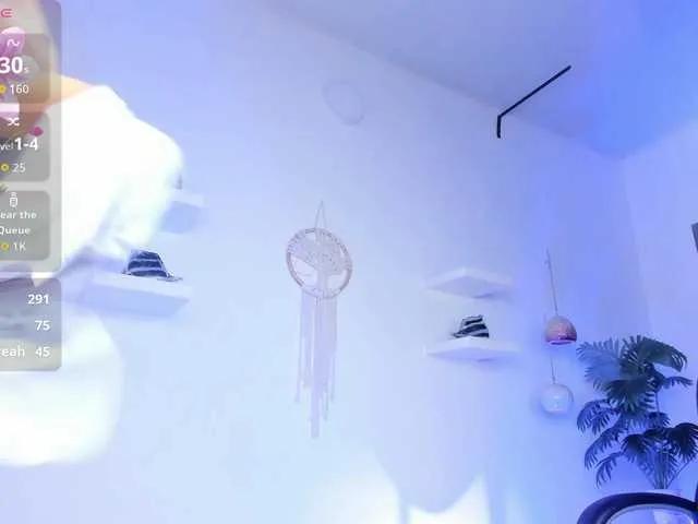 Aura-cuutee on BongaCams 