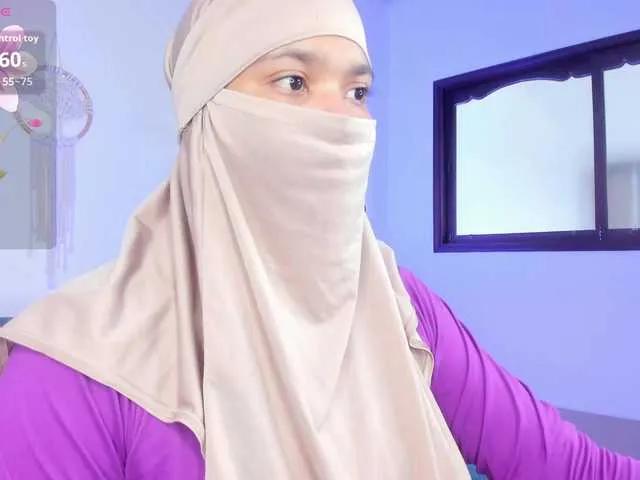 Aura-cuutee on BongaCams 