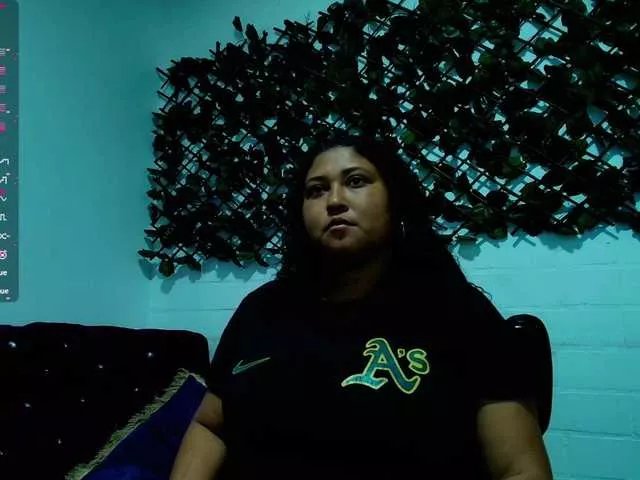 Freechat Ayliinn on BongaCams