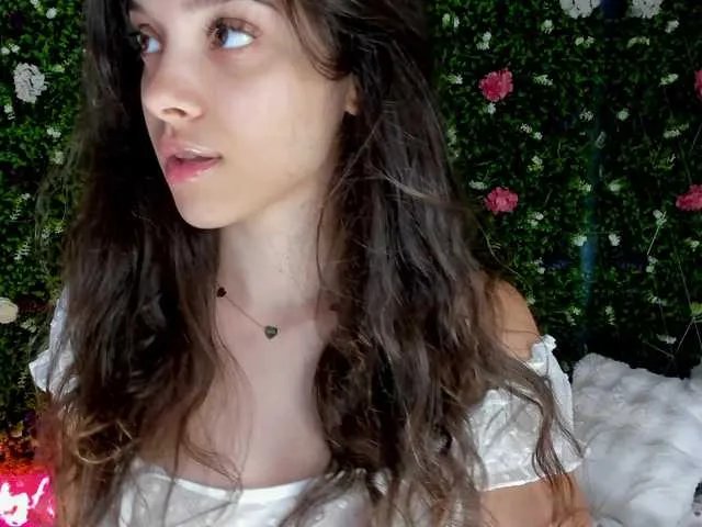 Offline BabyAylin on BongaCams