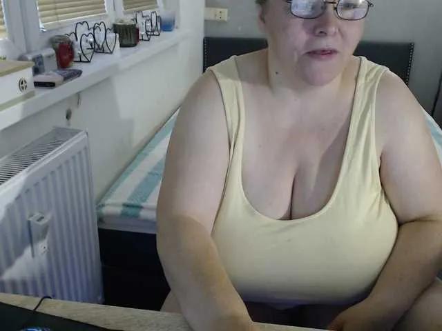 Offline Bessy123 on BongaCams
