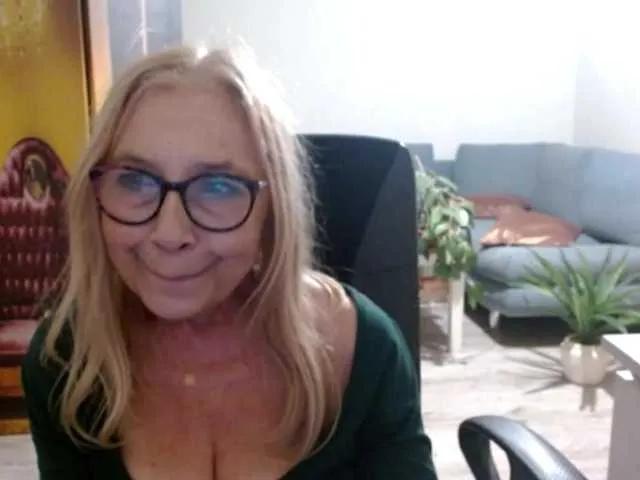 Offline BlondeSofia on BongaCams