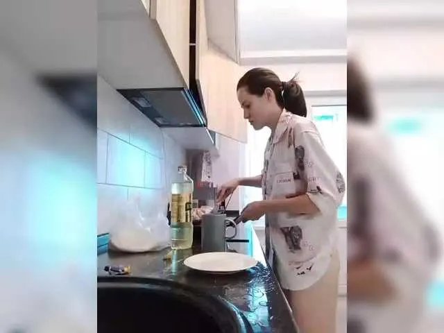 Offline Bogina2 on BongaCams