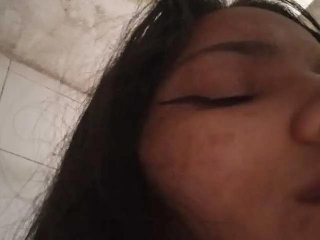 Bombonzin on BongaCams