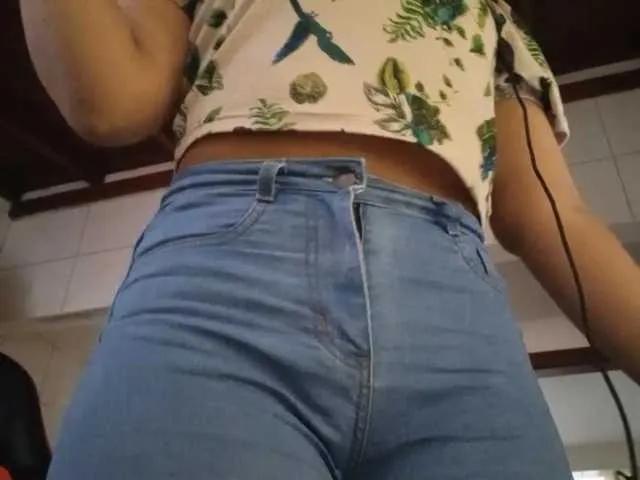 Bombonzin on BongaCams