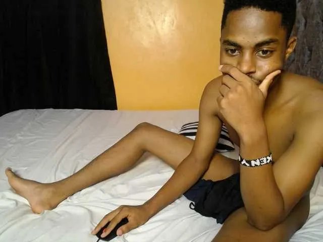 BoonieAndClyde on BongaCams 