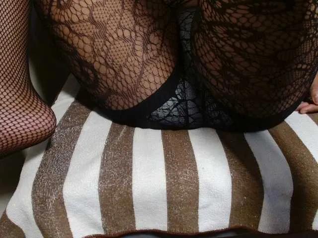 Offline Brownywizzy on BongaCams