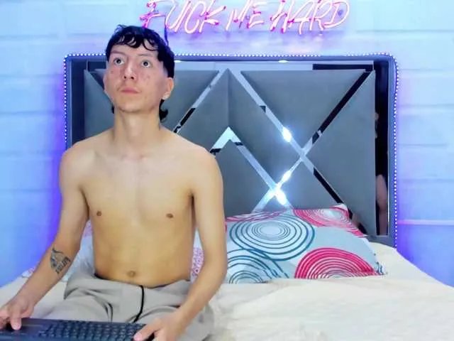 BunnyLove- on BongaCams