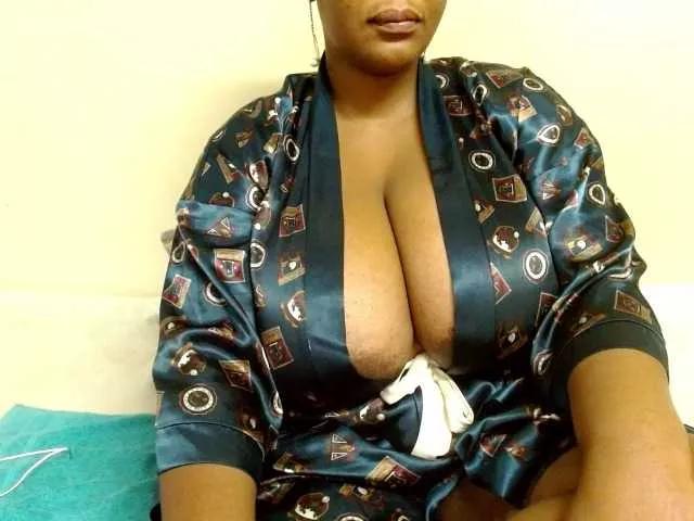 BustyBabeXX on BongaCams