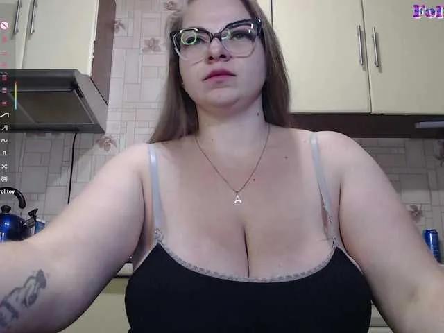 Offline CarolinaDiamond33 on BongaCams