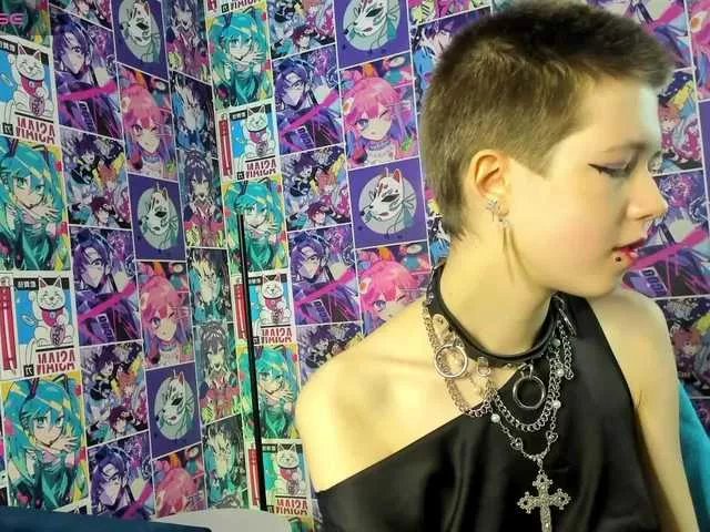 Offline CarolineRichter on BongaCams