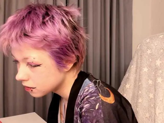 Offline CarolineRichter on BongaCams