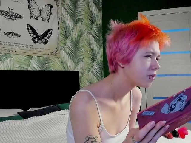 Offline CarolineRichter on BongaCams