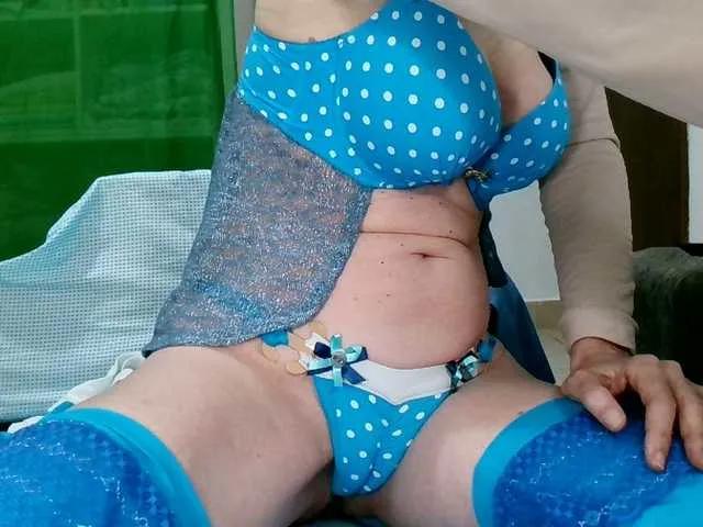 Freechat Carolsquirter on BongaCams