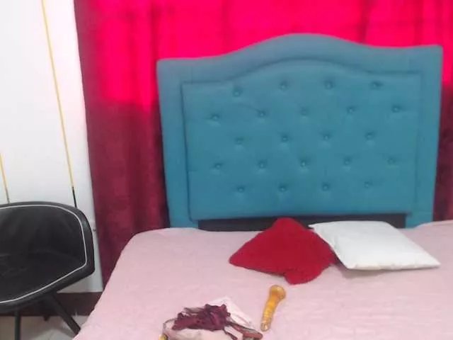 Offline Charlotte-xoxo on BongaCams