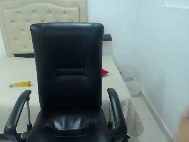 Offline Charlotte-xoxo on BongaCams