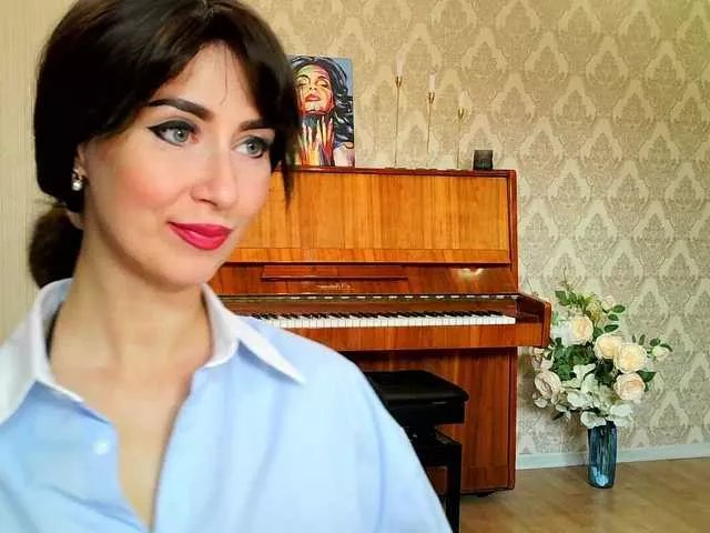 Offline Charmingvenus11701 on BongaCams