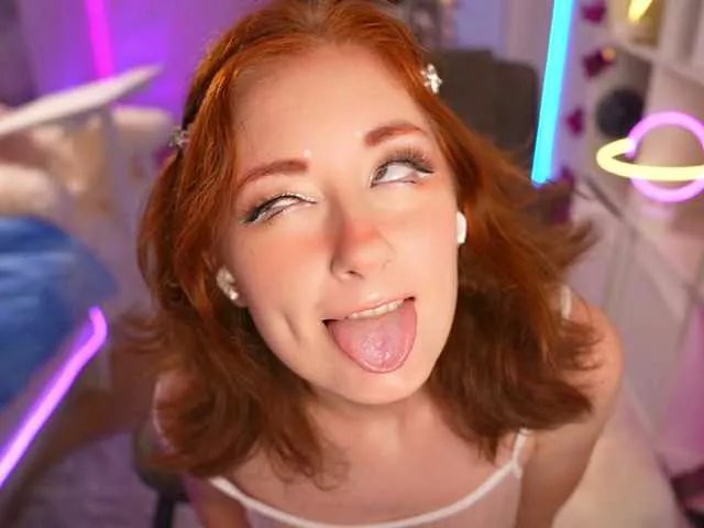 Freechat CissyGlitter on BongaCams