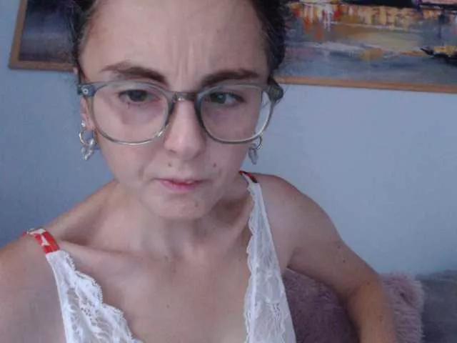 Offline cleophee on BongaCams