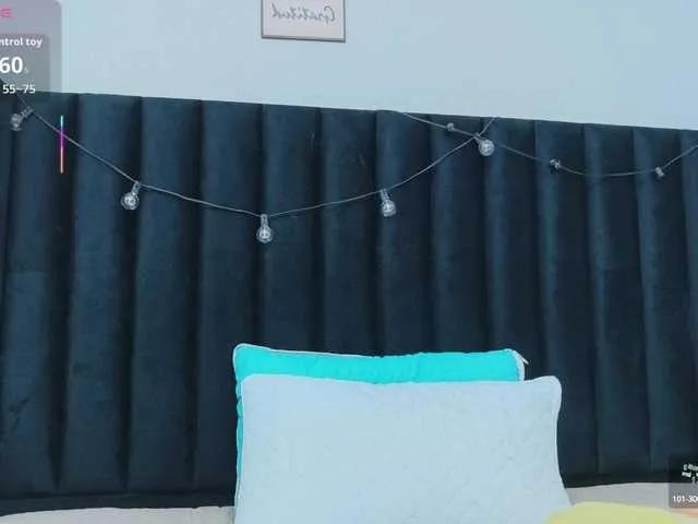 Offline colombiamommy on BongaCams