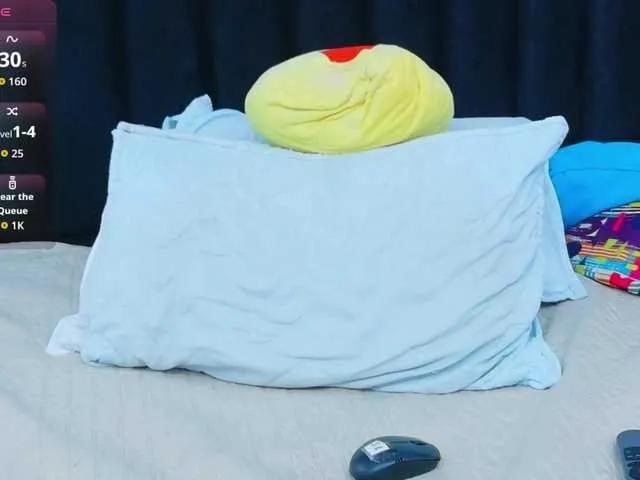 Offline colombiamommy on BongaCams