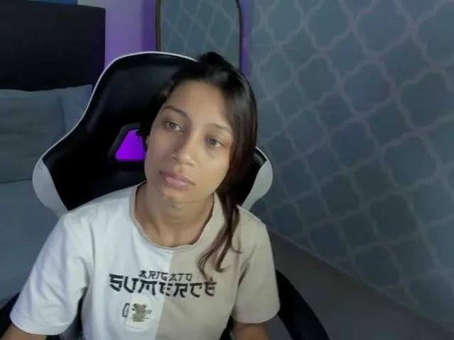 Offline cora-22 on BongaCams