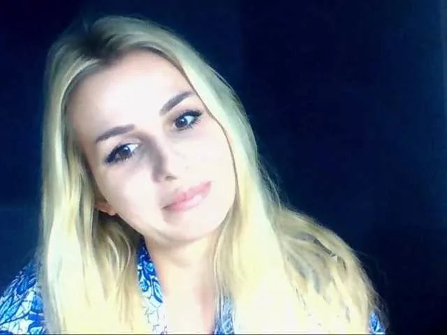 Offline Cornelia22hot on BongaCams