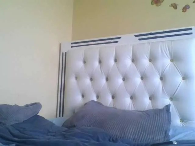 Offline curvedhurny on BongaCams