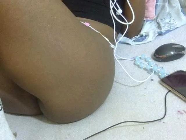 Offline Cuteavril on BongaCams